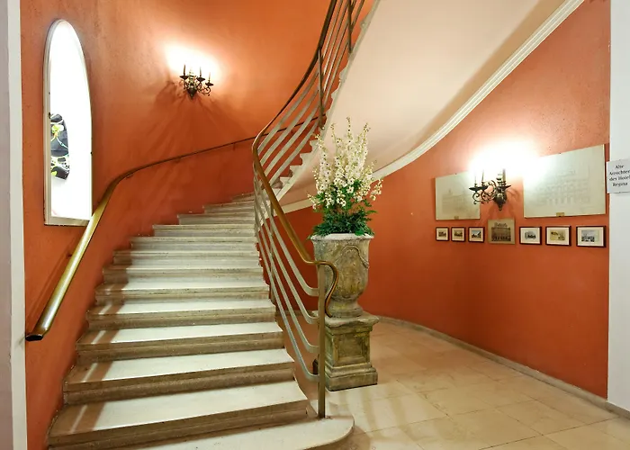 Regina 4*