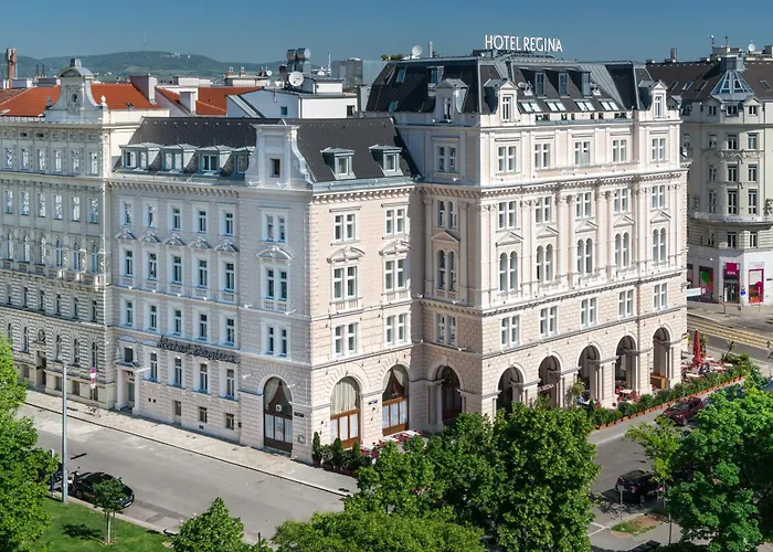 Regina 4*